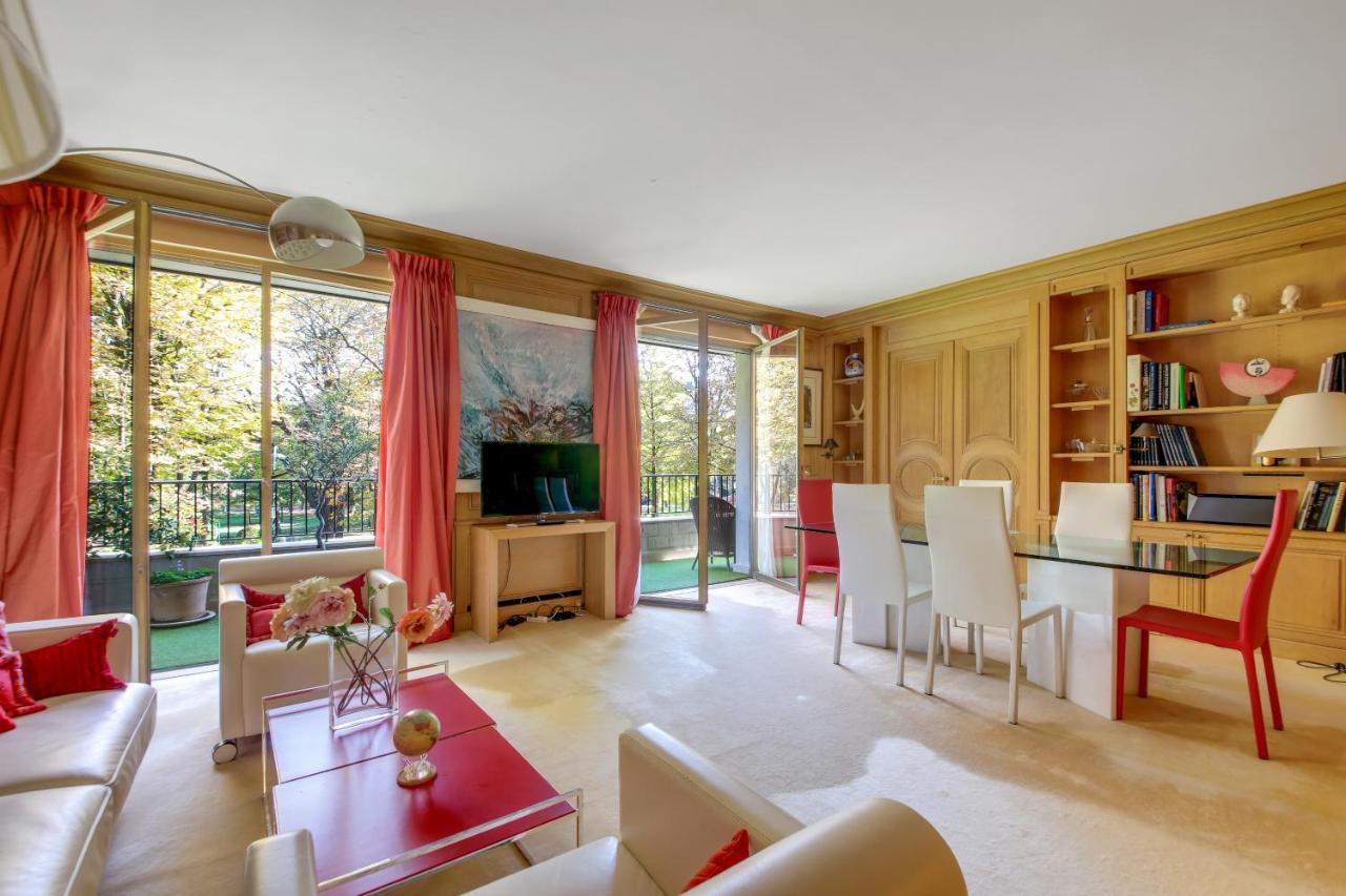 Exclusive 106 M2 With Terrace Avenue Raphael * Parigi
